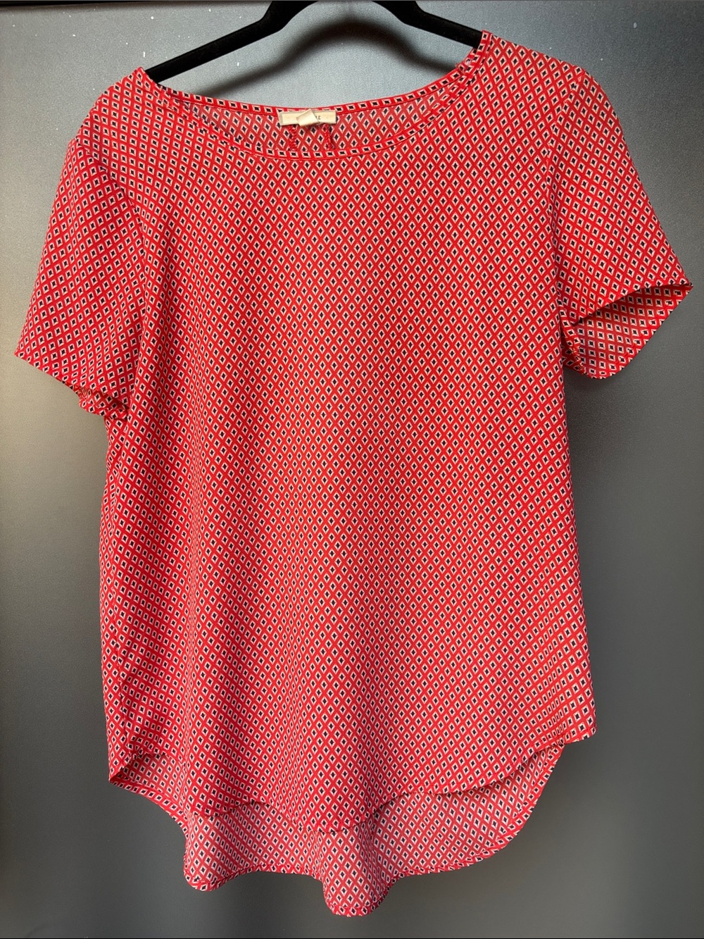 Pleione Women’s Red Geo Print Short Sleeve blouse- size XS